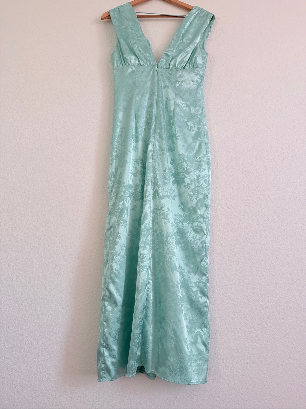 Anthropologie Mint green Satin Maxi Dress with Keyhole front size small - Picture 9 of 15